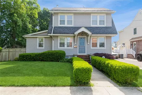 308 Washington Ave, Bellmore, NY 11710