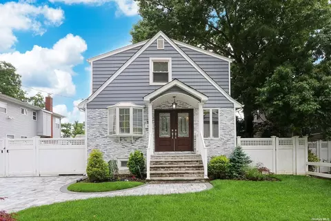 2060 Lee Ave, North Merrick, NY 11566