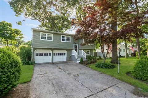 72 Park Ave, Lake Ronkonkoma, NY 11779