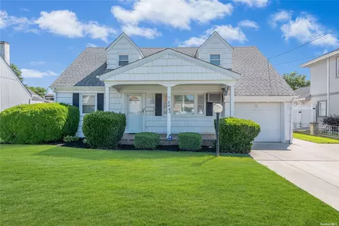 3443 2nd St, Oceanside, NY 11572