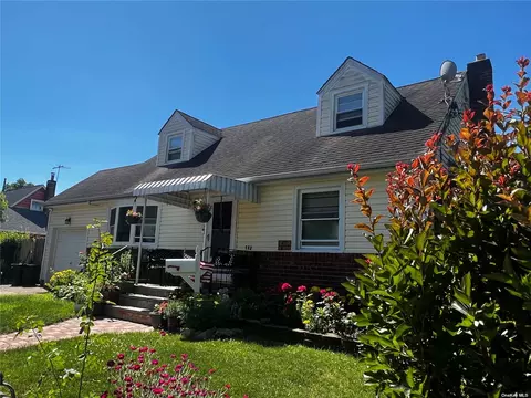 564 Webster Ave, Uniondale, NY 11553