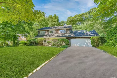 6 Cyril Dr, Huntington, NY 11743