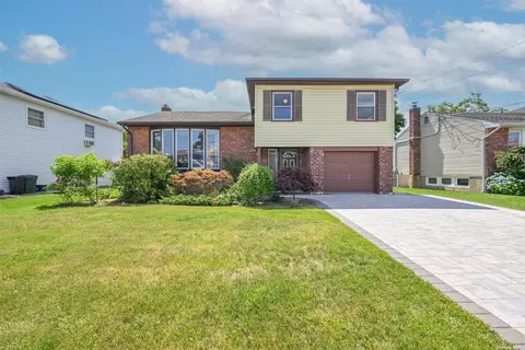 2418 Joel Dr, North Bellmore, NY 11710