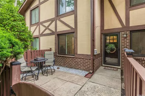 150 Cambridge Dr #150, Port Jefferson Station, NY 11776