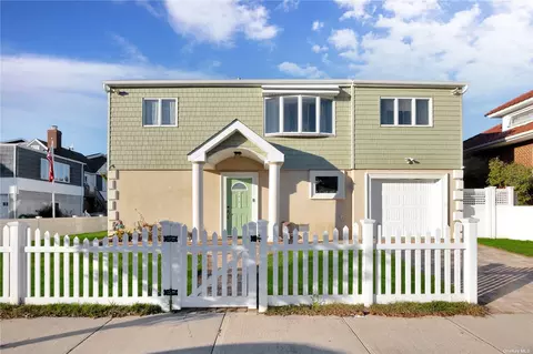 715 W Chester St, Long Beach, NY 11561