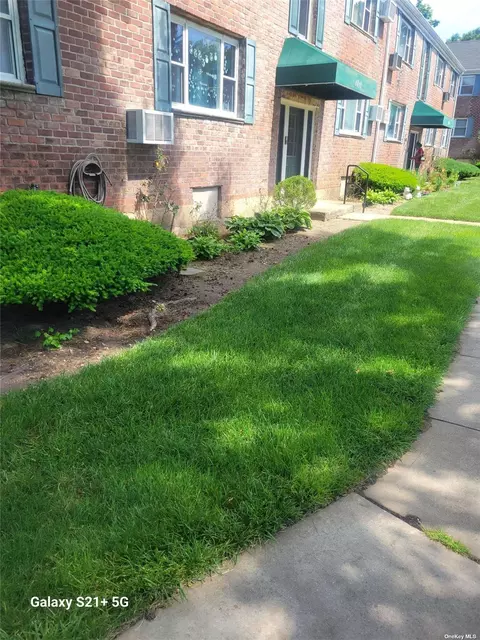 1808 Shipley Ave #4, Valley Stream, NY 11580