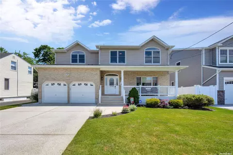 1790 Gormley Ave, Merrick, NY 11566