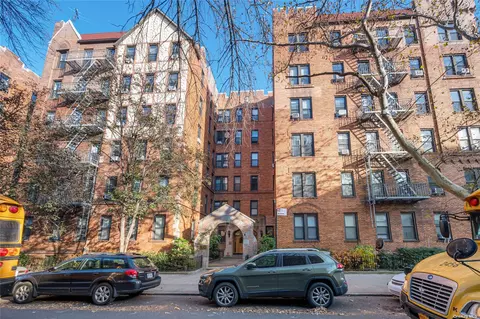 41-41 41st St #3F, Sunnyside, NY 11104