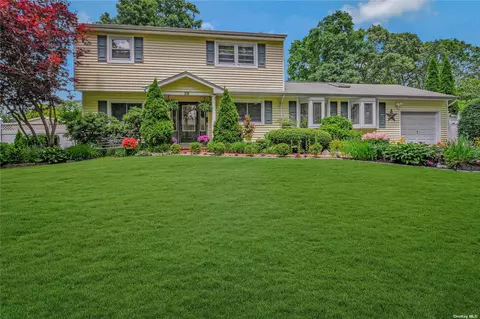 28 Newtown Ln, Melville, NY 11747