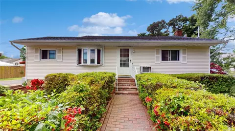 820 Wilson Blvd, Central Islip, NY 11722