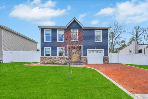 51 Beaver Ln # B, West Babylon, NY 11704