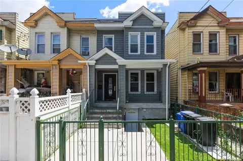85-57 102nd St, Richmond Hill, NY 11418