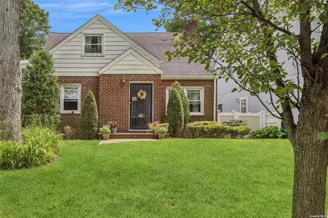 46 Maple Dr, New Hyde Park, NY 11040