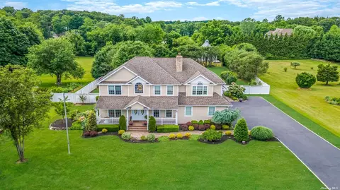 558 Elwood Rd, East Northport, NY 11731