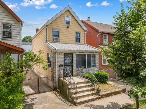 89-22 69th Rd, Forest Hills, NY 11375