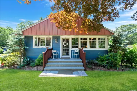 175 Newtown Rd, Hampton Bays, NY 11946