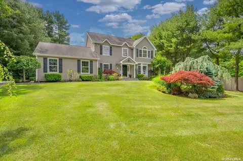 2804 Evergreen St, Yorktown, NY 10598