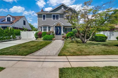 1062 Adams Ave, Franklin Square, NY 11010