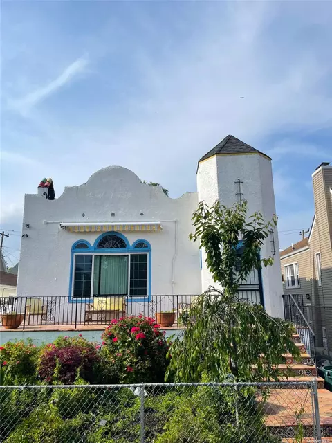 69 E Hudson St, Long Beach, NY 11561