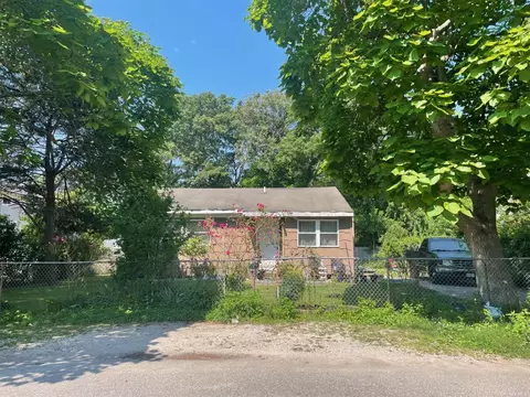 28 Nevada Ave, Medford, NY 11763