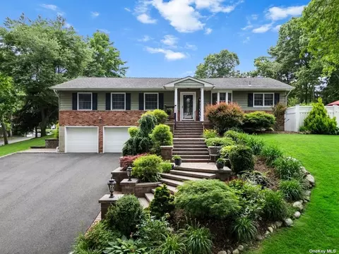 6 Scott Dr, Smithtown, NY 11787