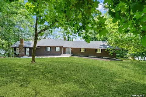 432 River Rd, Nissequogue, NY 11780