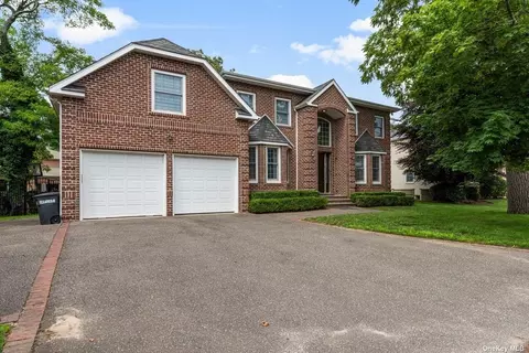 51 Sealy Dr, Lawrence, NY 11559