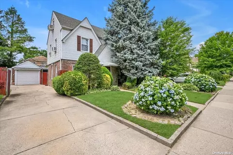 50-20 211th St, Bayside, NY 11364
