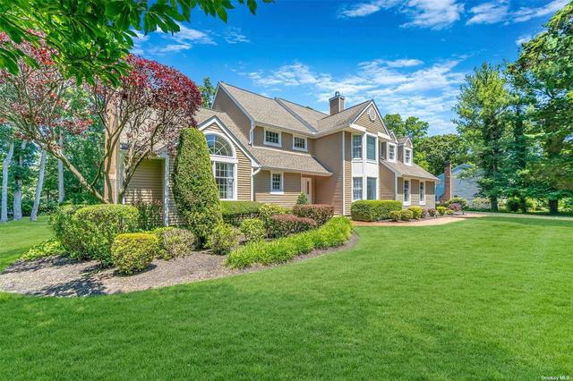 7 Peace Ln, East Setauket, NY 11733