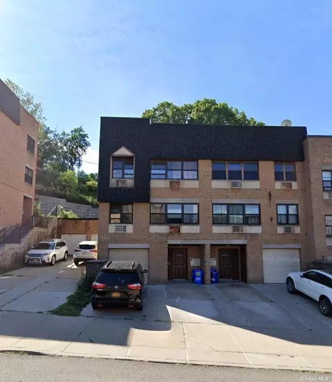 240-36 70th Ave #16C, Douglaston, NY 11362