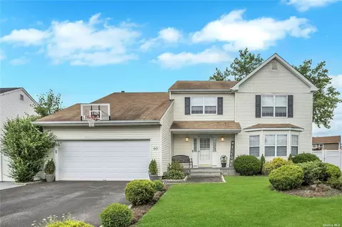60 Clifton St, East Farmingdale, NY 11735