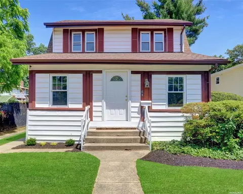 68 Hudson Ave, Roosevelt, NY 11575