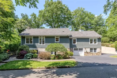 9 Milmohr Ct, Northport, NY 11768
