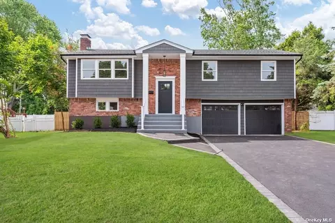20 Pebble Pl, Commack, NY 11725