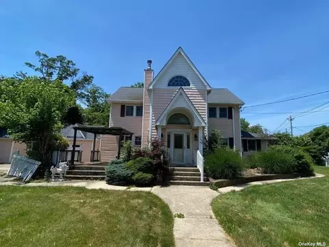 100 Ireland Pl, Amityville, NY 11701