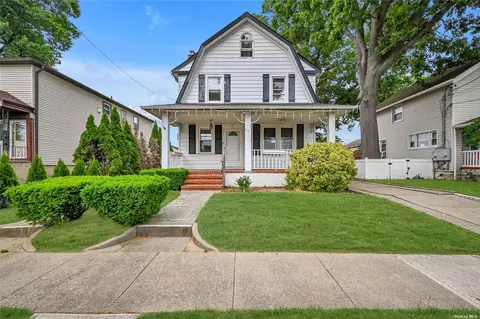 95 E Fairview Ave, Valley Stream, NY 11580