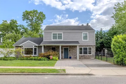 2298 Woodbine Ave, Bellmore, NY 11710