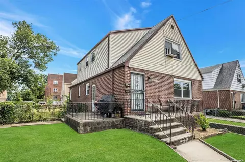 200-20 42nd Ave, Bayside, NY 11361