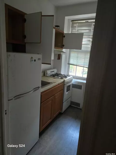35-50 78th St #3E, Jackson Heights, NY 11372