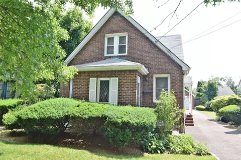 565 Leonard Ave, Uniondale, NY 11553