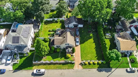 297 Chambers Ave, East Meadow, NY 11554