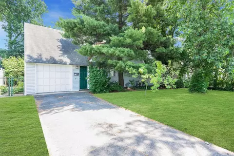 105 Wantagh Ave, Levittown, NY 11756