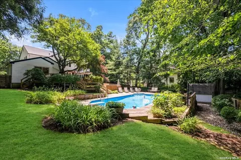 93 Davis Rd, Port Washington, NY 11050