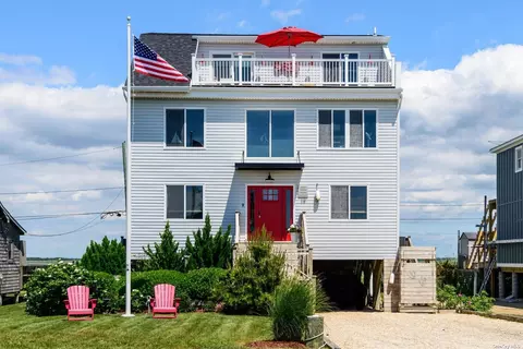19 Cottage Walk, Gilgo Beach, NY 11702