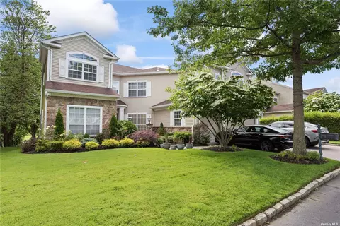 24 Hamlet Dr #1, Mount Sinai, NY 11766