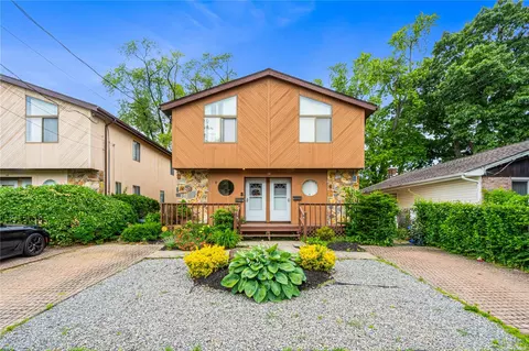 59 Firwood Rd, Port Washington, NY 11050