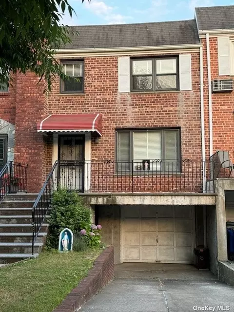 68-16 61st Rd, Middle Village, NY 11379