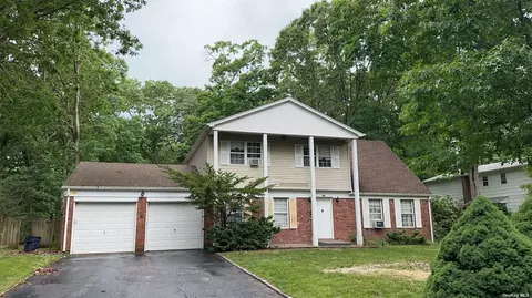 36 Glenridge Ave, Stony Brook, NY 11790