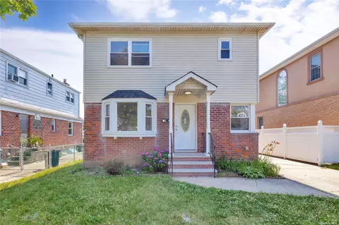 80-24 257th St, Glen Oaks, NY 11004