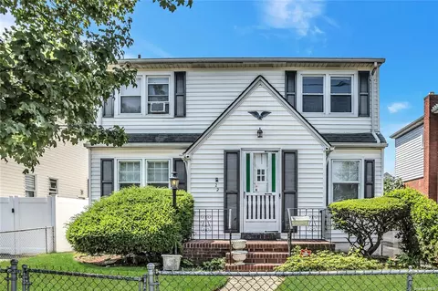 22 Bedford Ave, Elmont, NY 11003